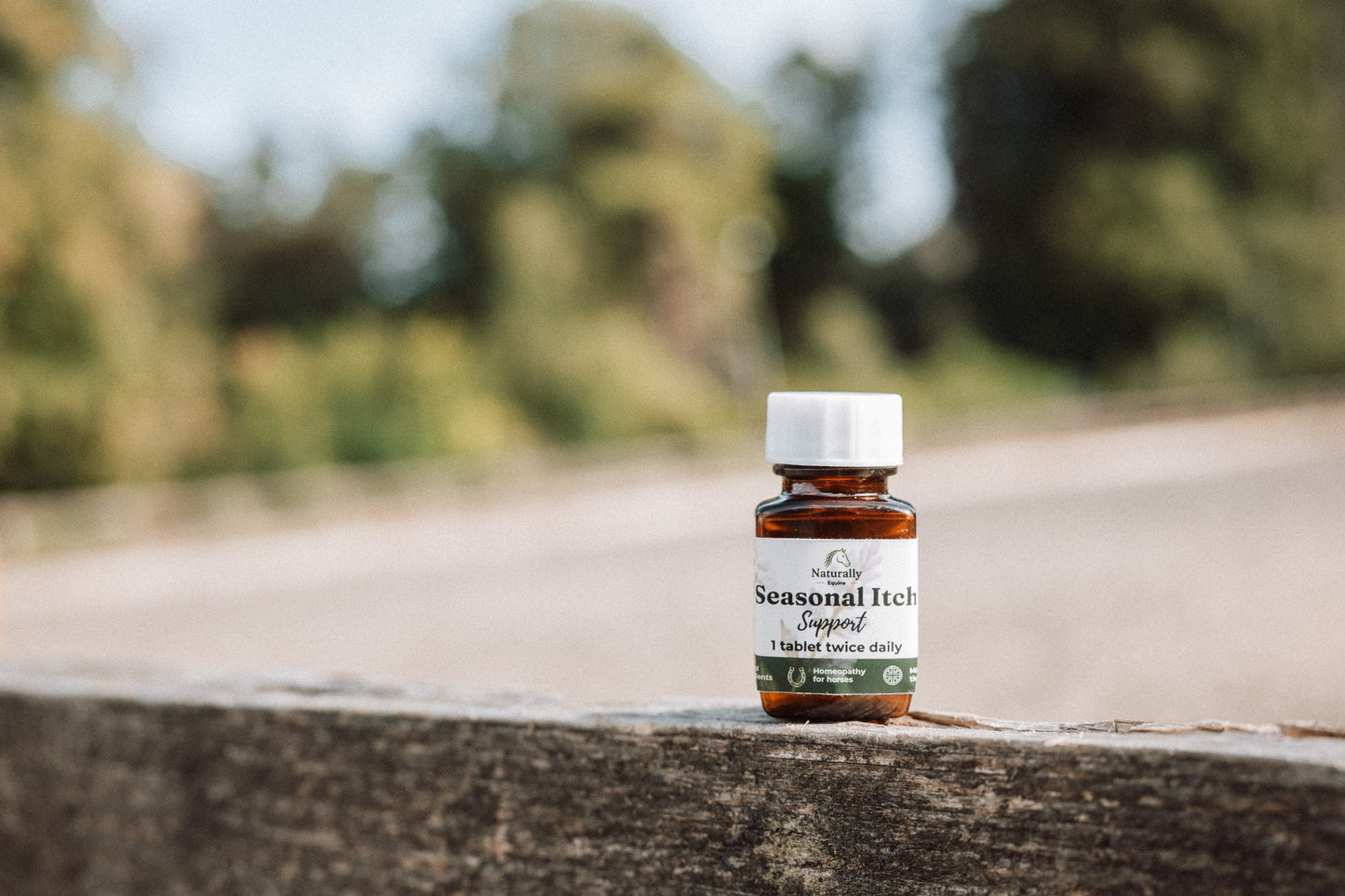Seasonal Itch Support – Natural Skin Support for Horses in Midge Season