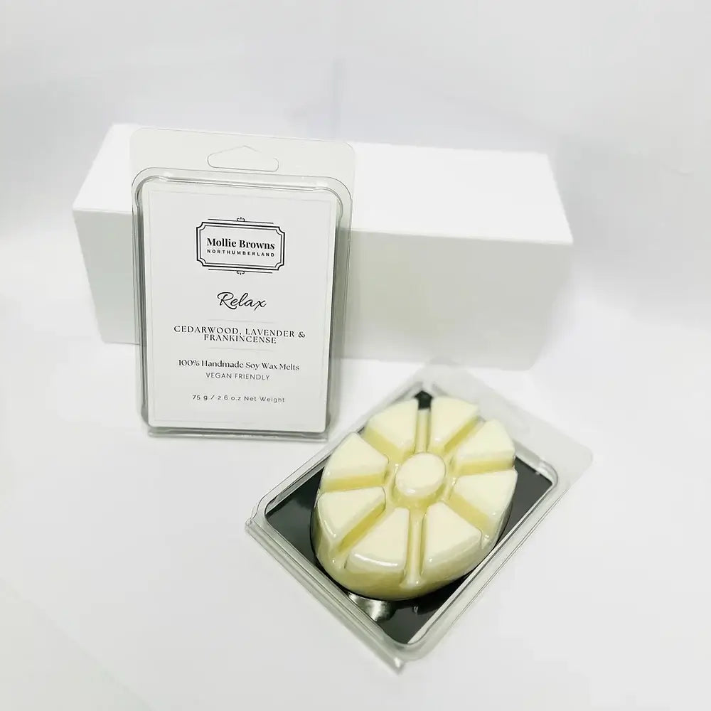 Mollie Brown's Pet Friendly Wax Melts in Cedarwood Lavender scent, safe for pets and handcrafted in the UK.